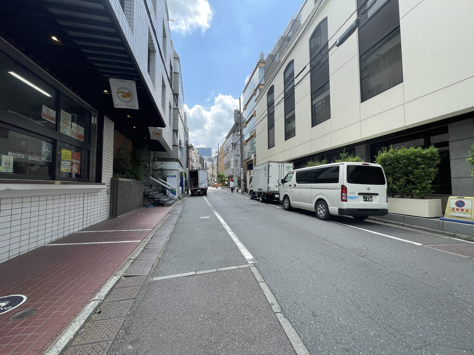 下田ビル前面の通り