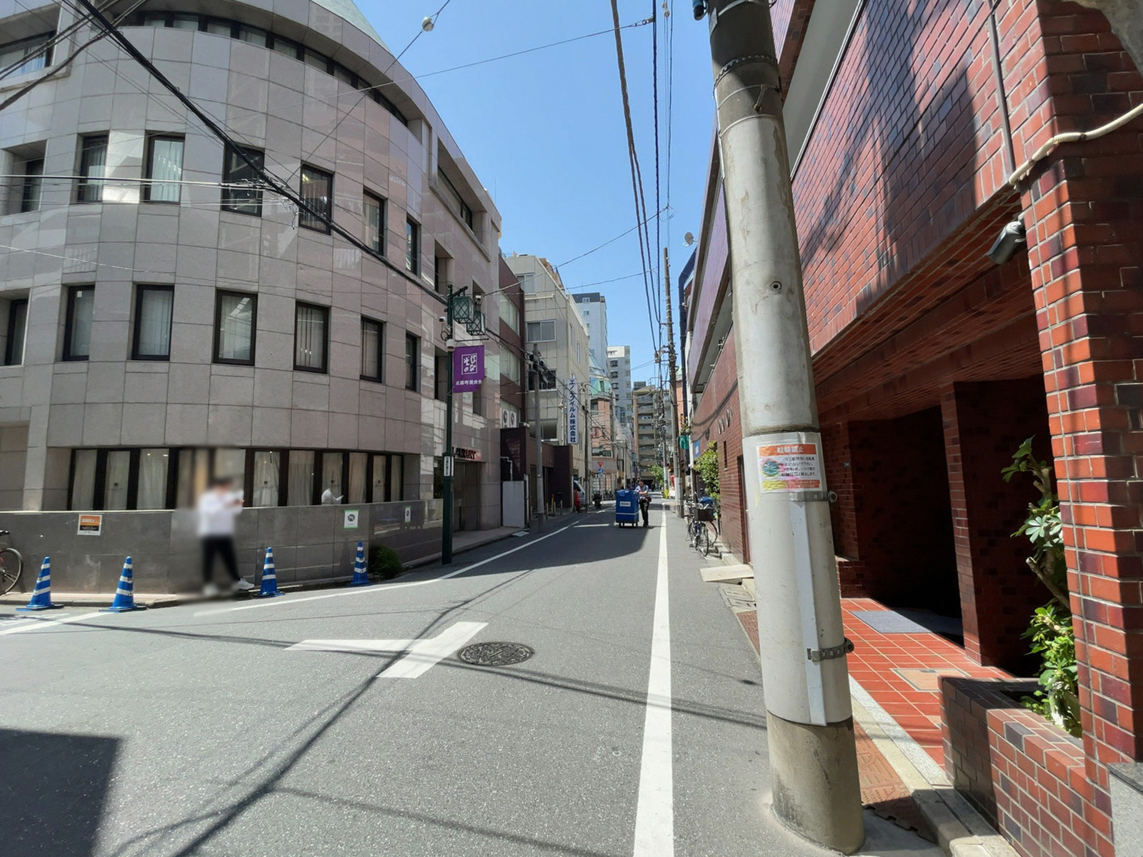 横山ビル前面の通り