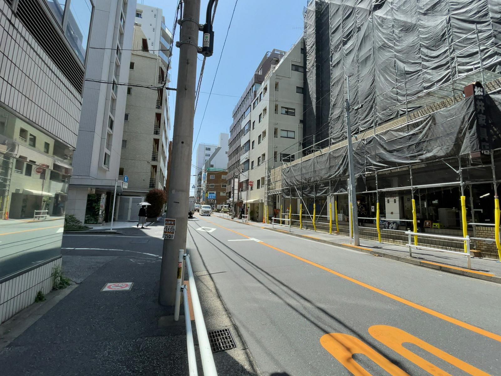 四谷TSビル前面の通り