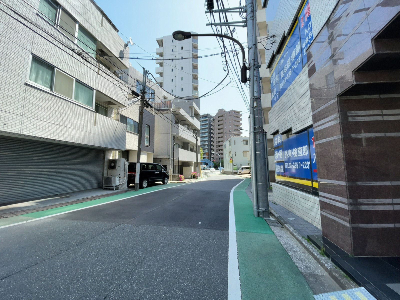 堀内ビル前面の通り