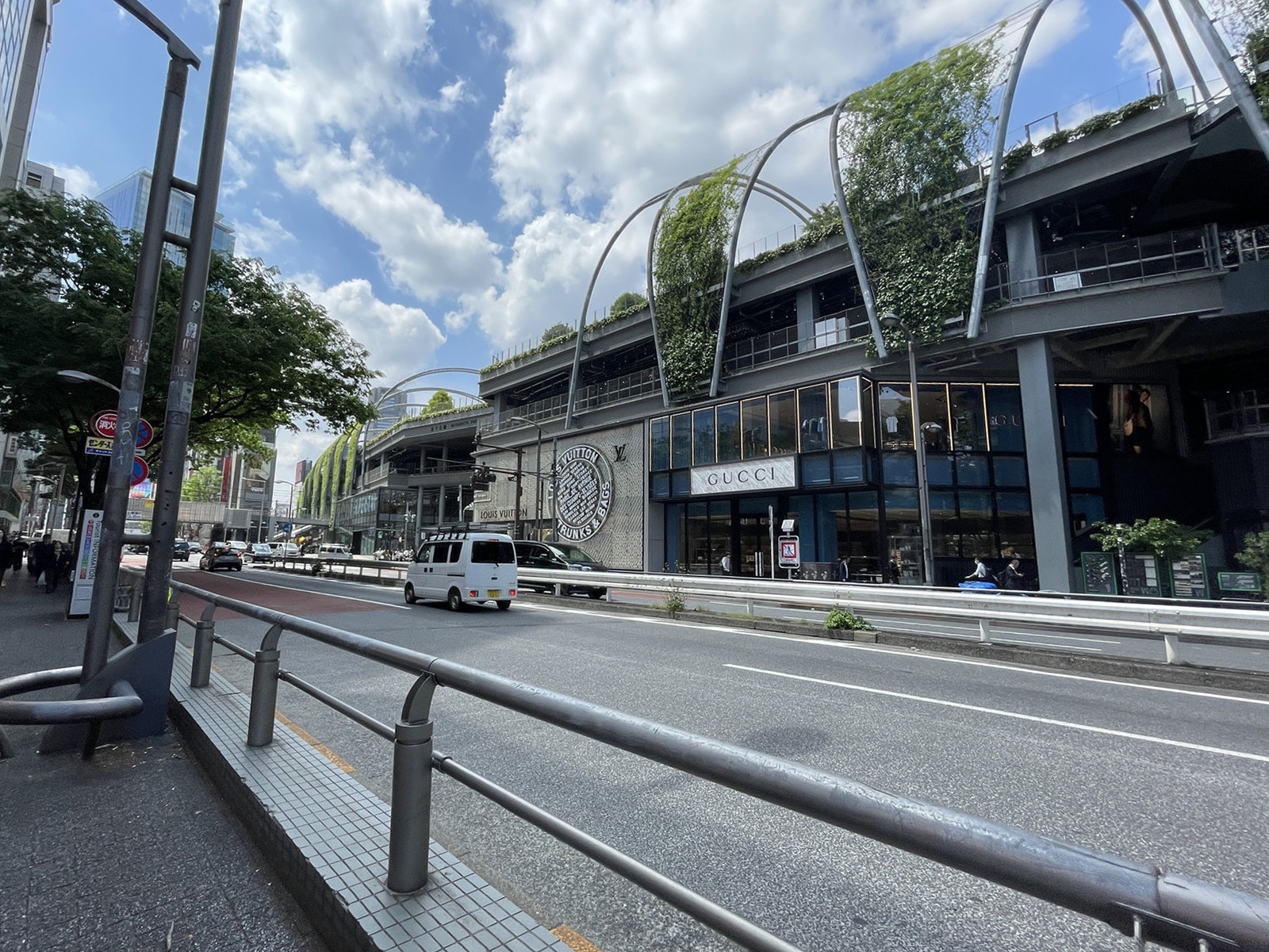 渋谷セルモビル前面の通り