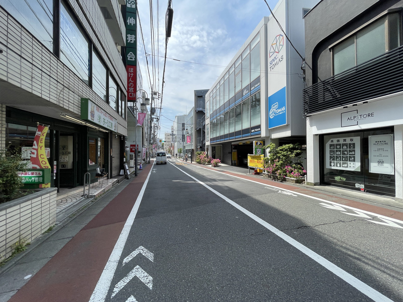 自由が丘センタービル前面の通り