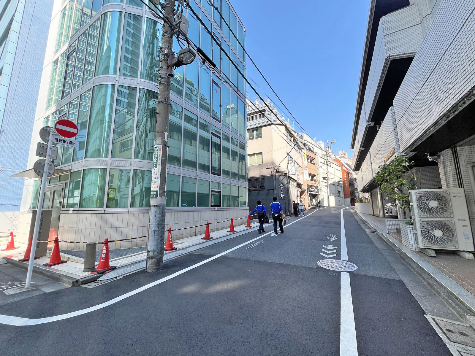 東京中央ビル前面通り
