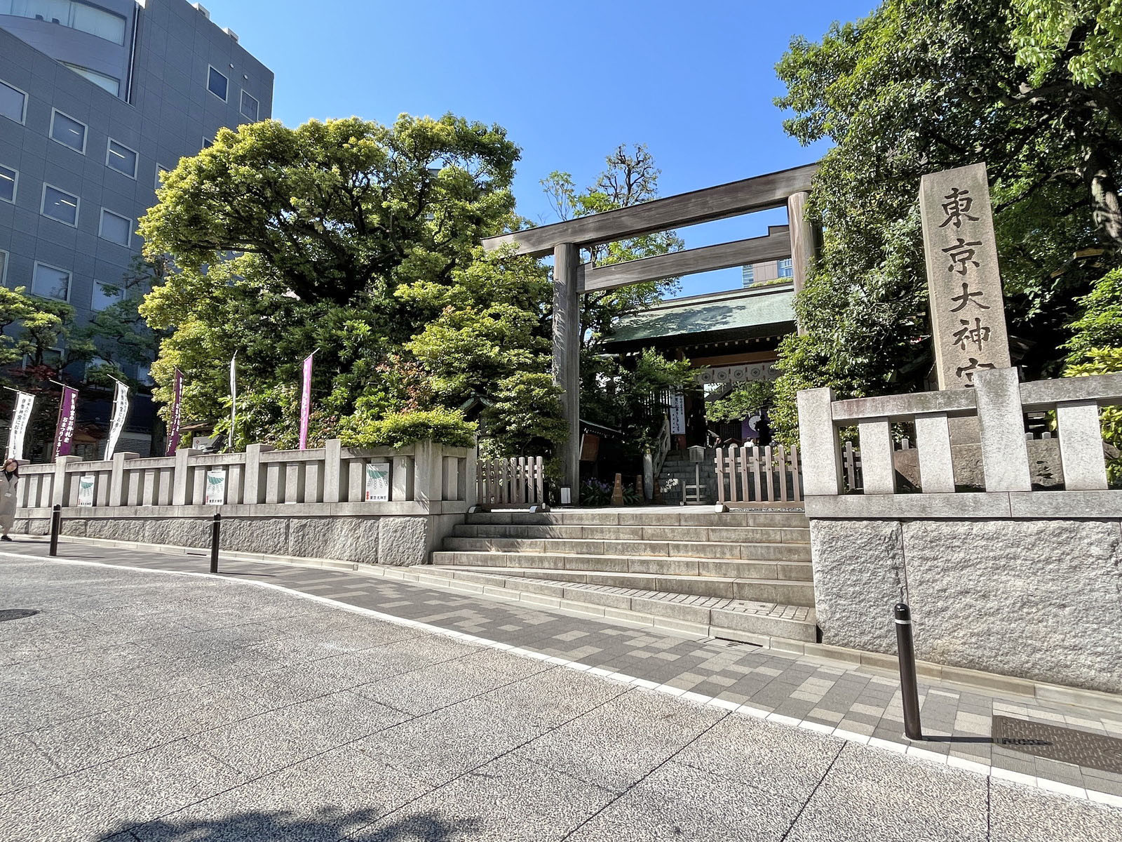 隣の東京大神宮