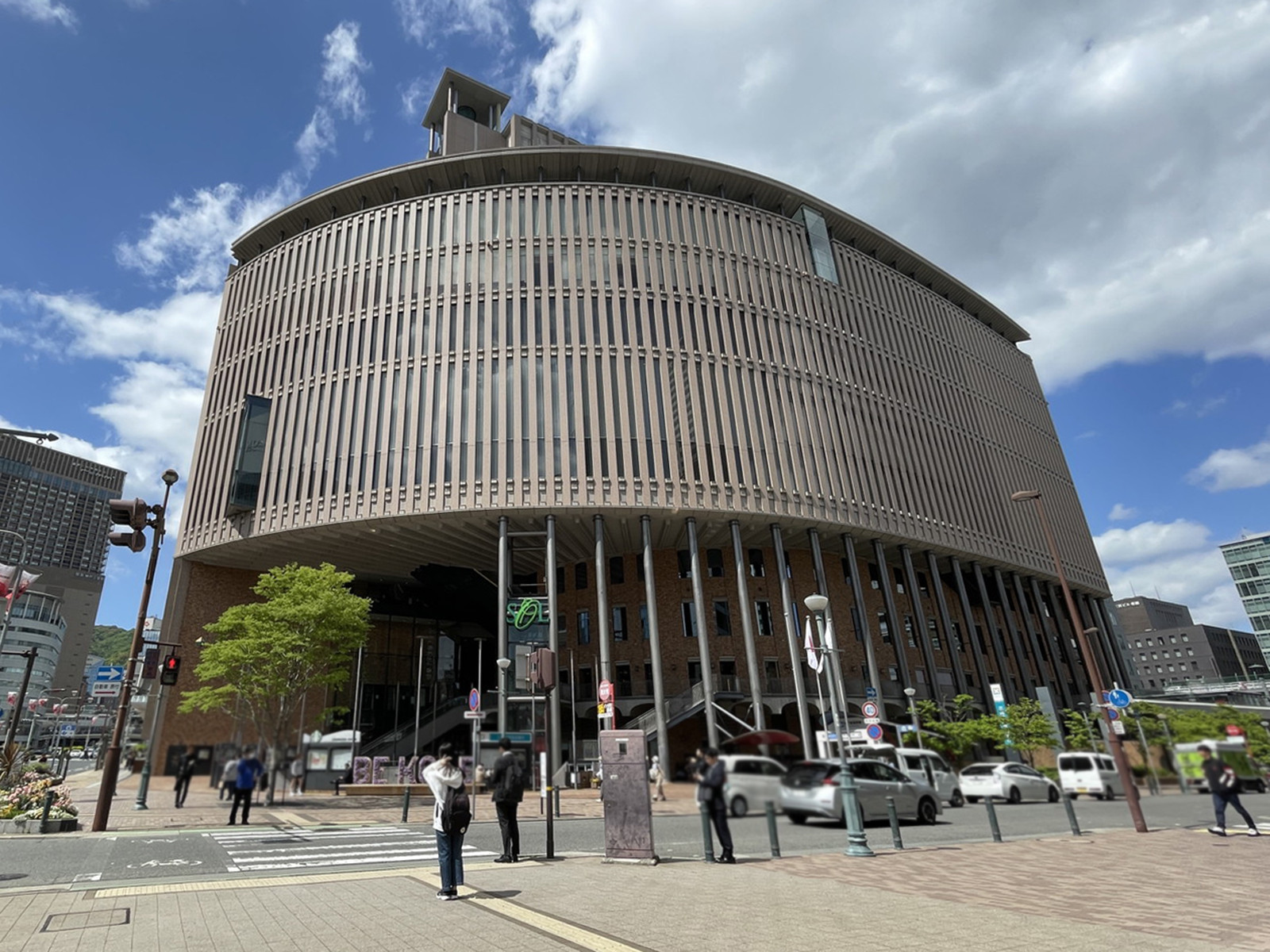 同じ通りにある神戸国際会館こくさいホール