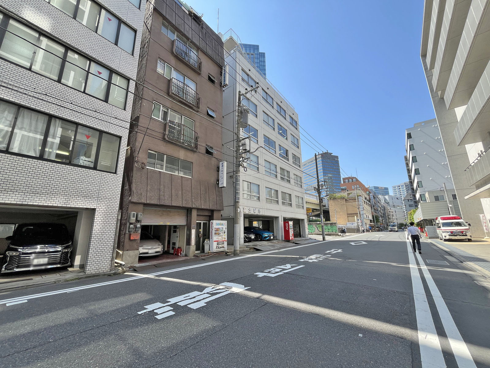 MMビル3前面通り