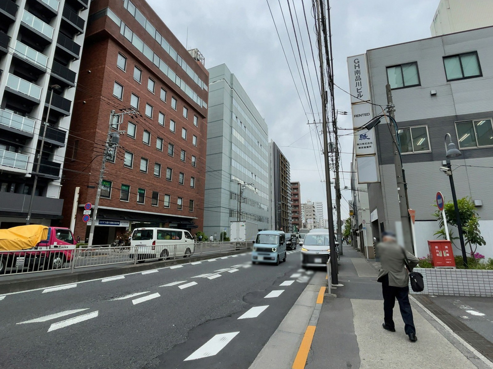 第7小池ビル前面の通り