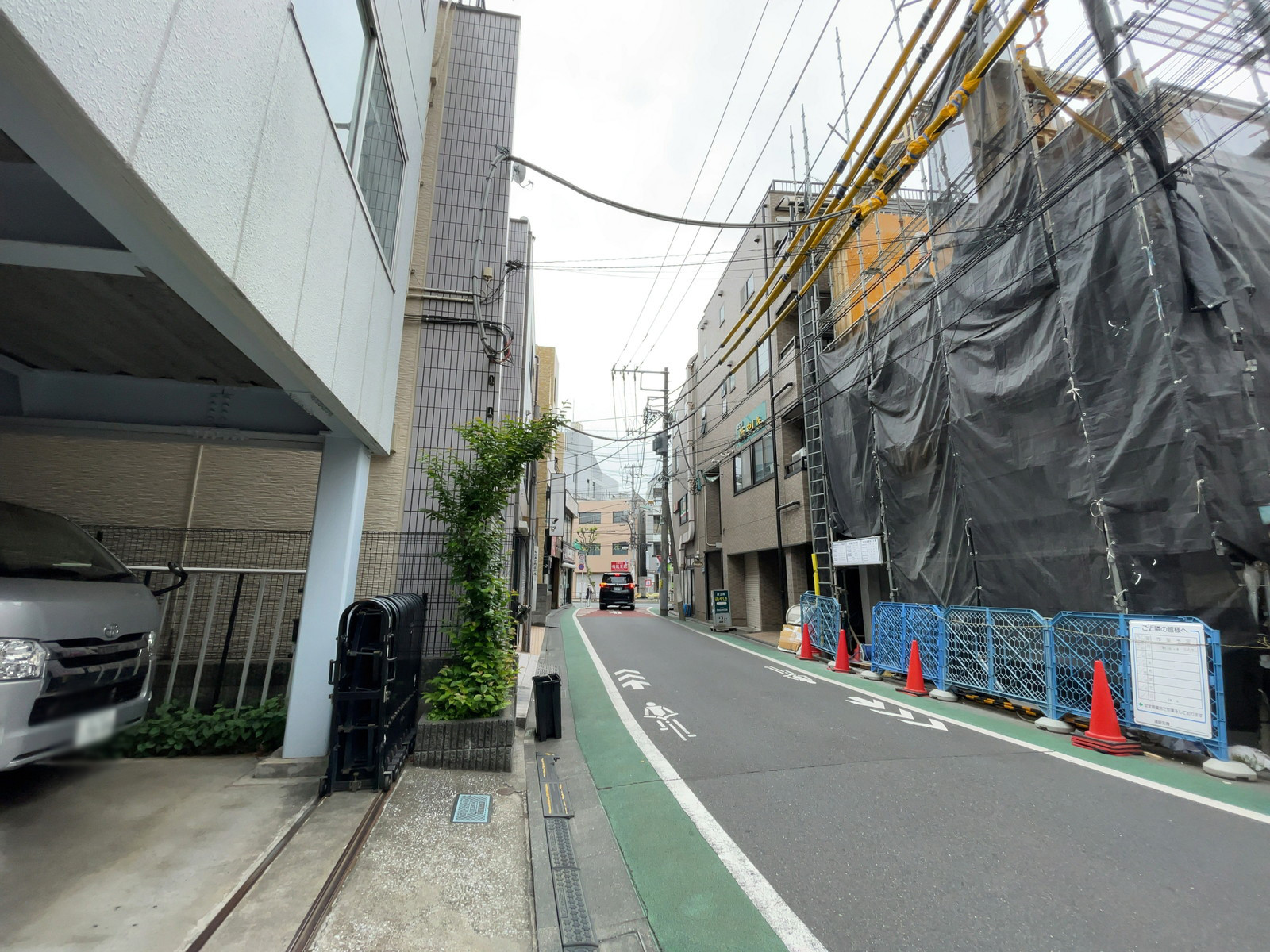 JEビル前面の通り