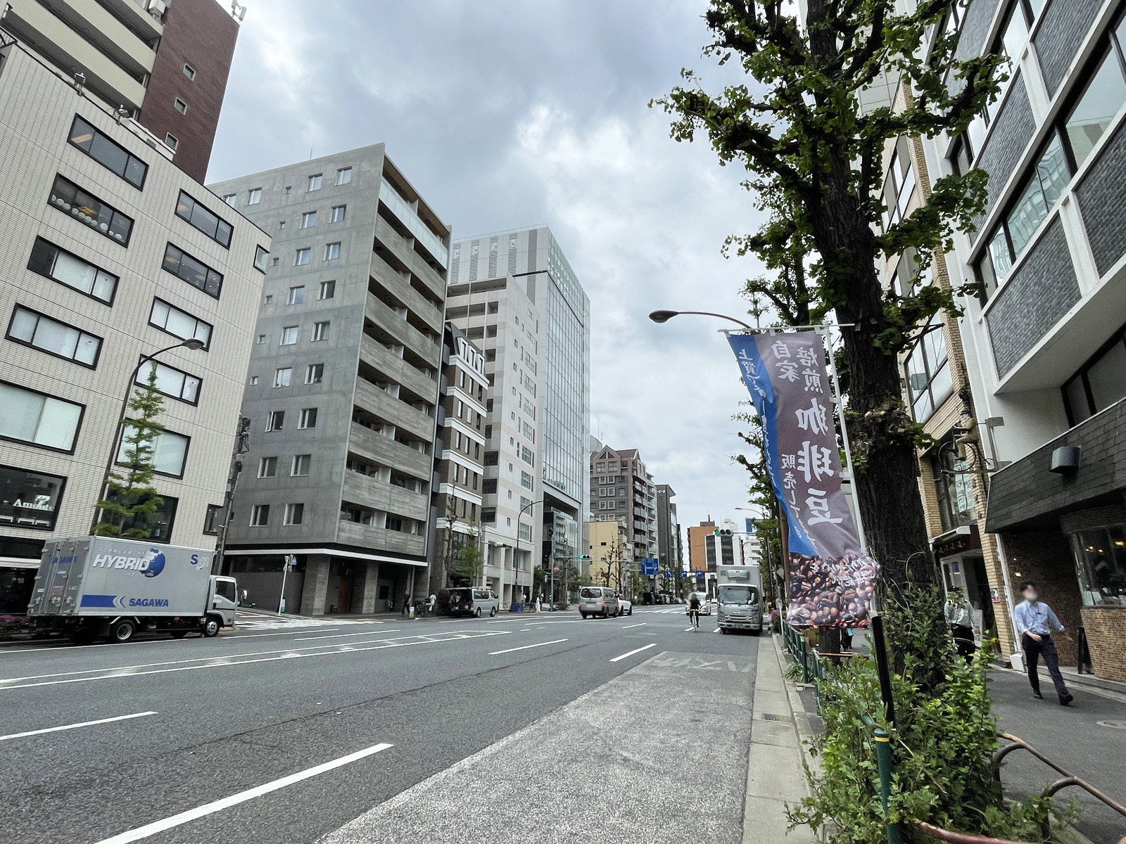 COM-BOX前面の駒沢通り