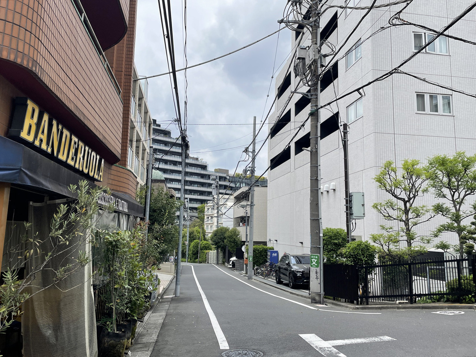 ボヌール恵比寿前面の通り