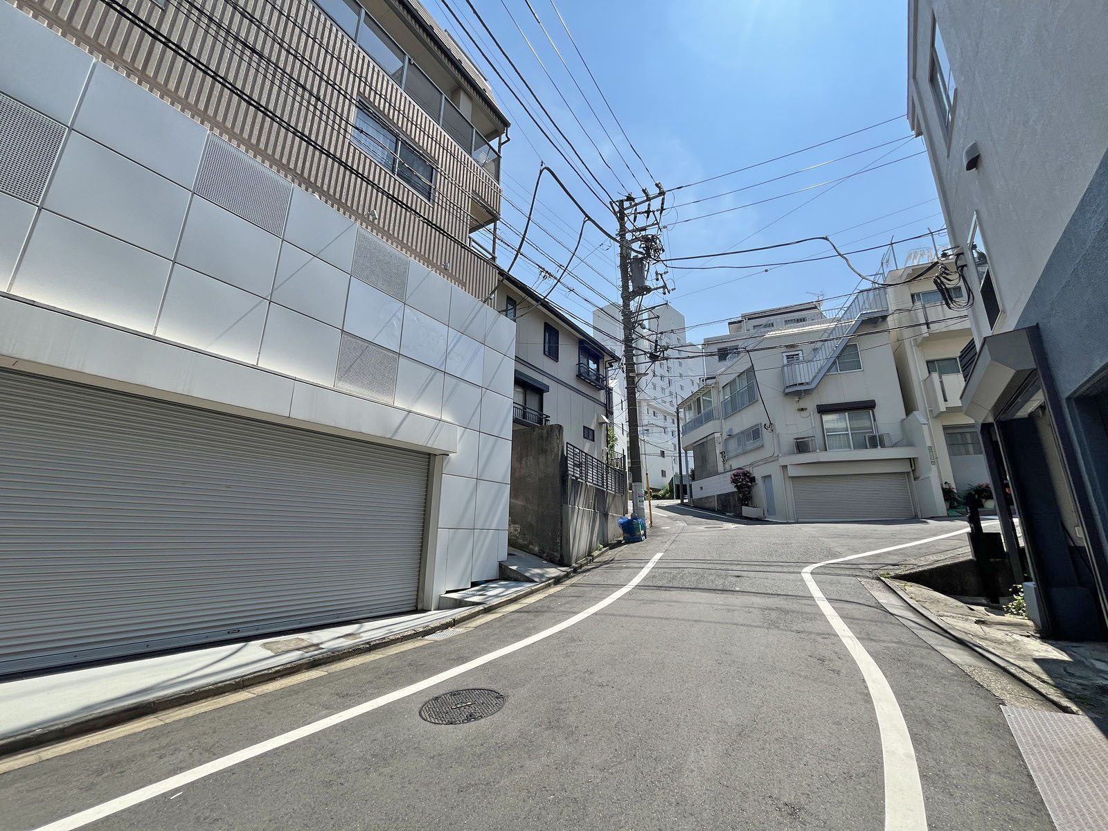 Enrich bld.前面通り