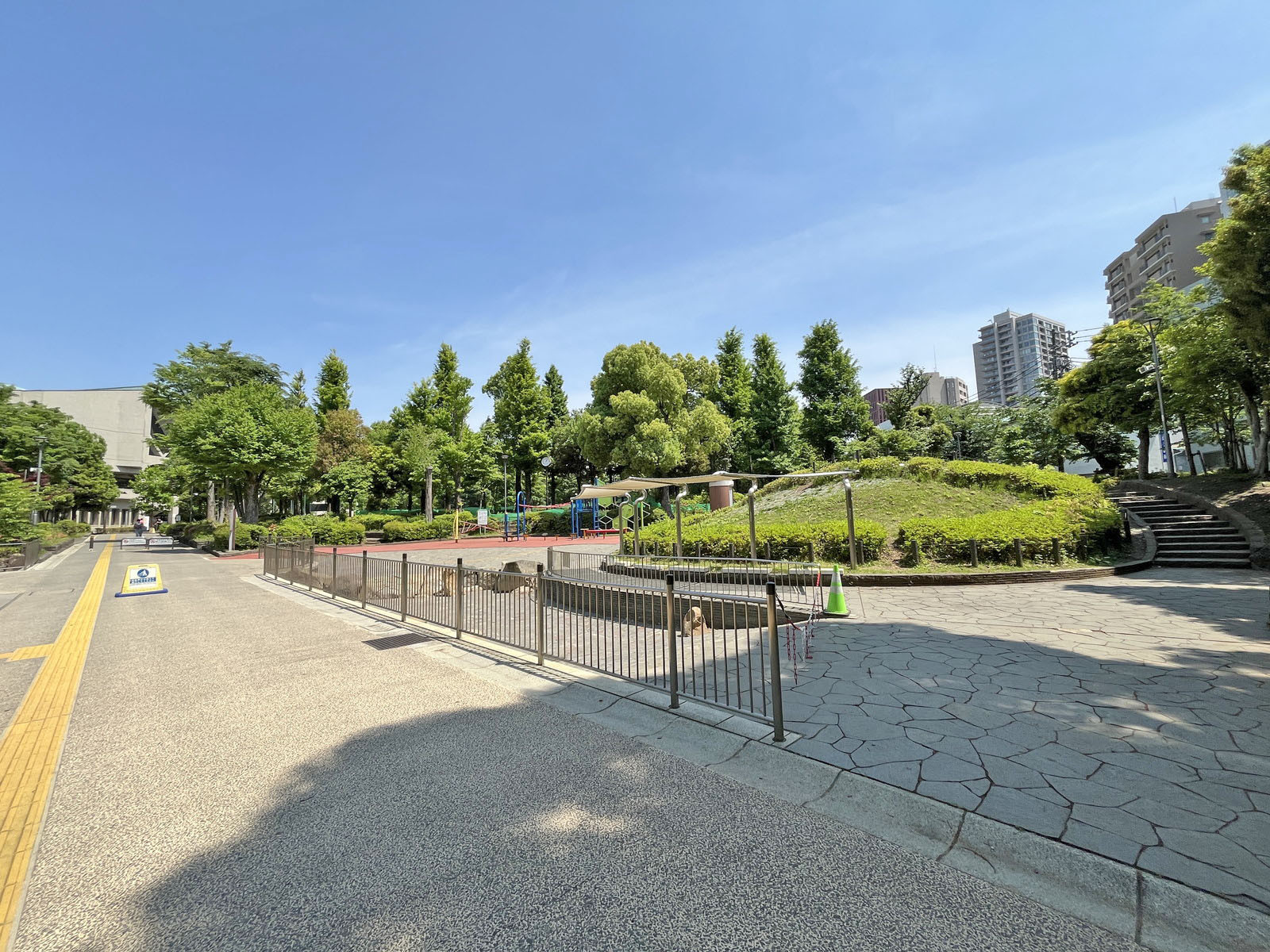 徒歩2分の教育の森公園