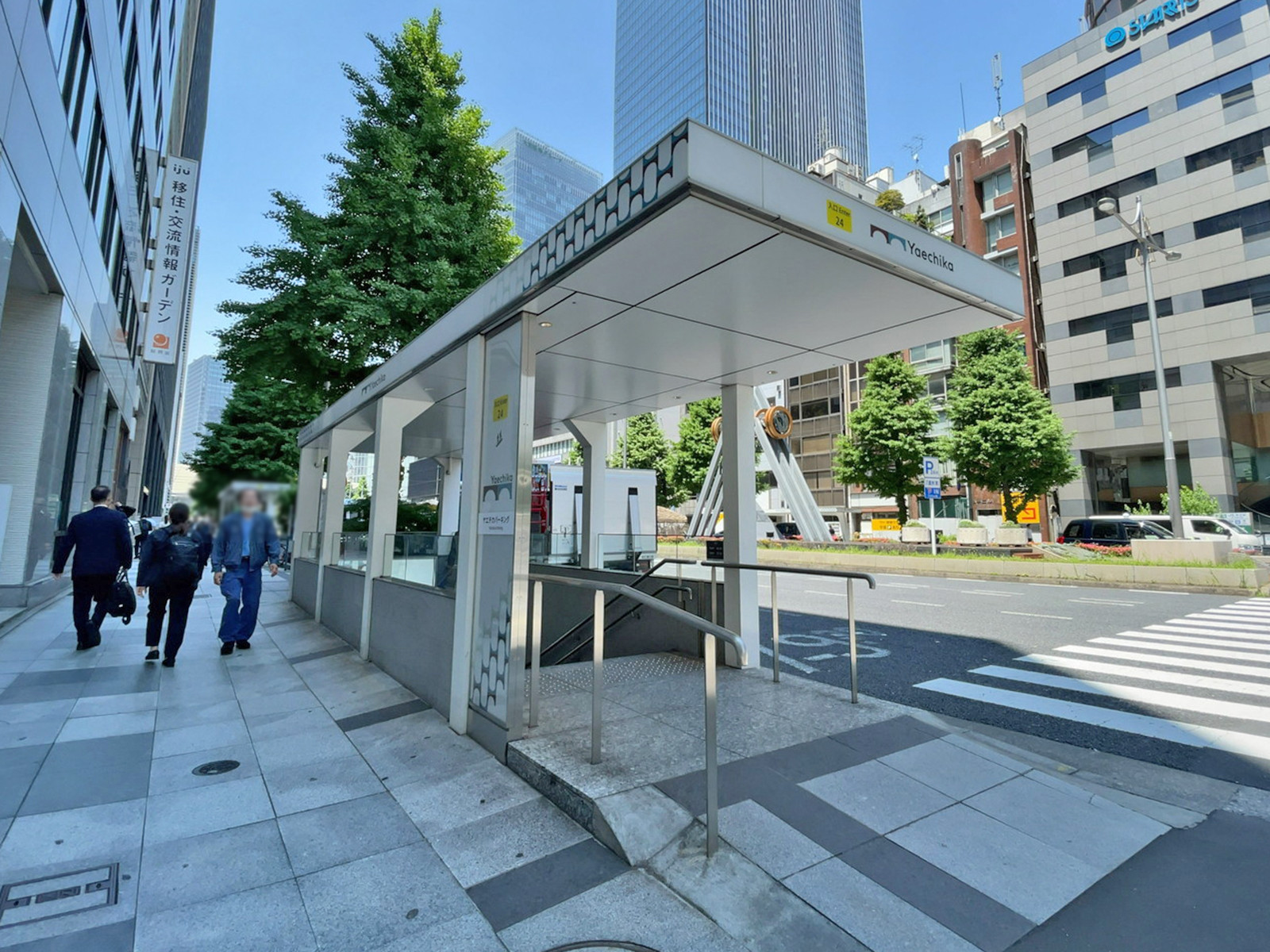 近くのヤエチカ(八重洲地下街)