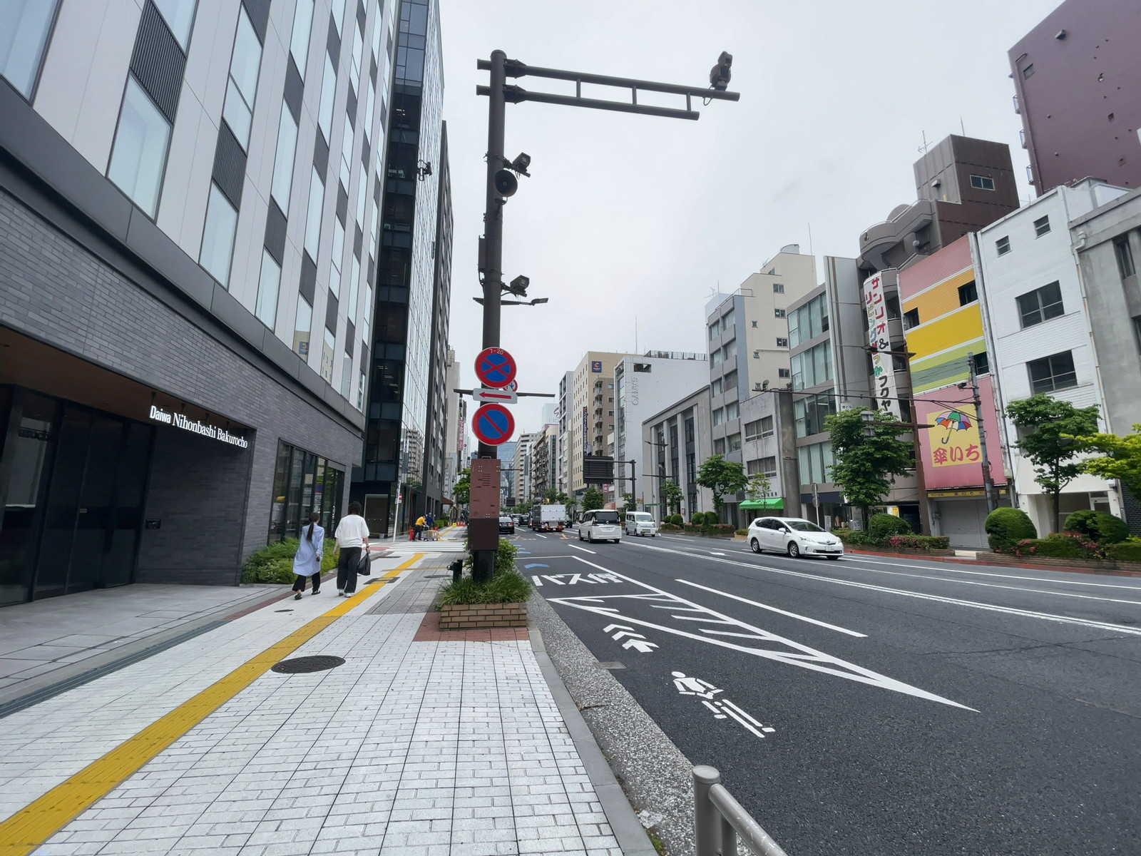 早川ビル前面の通り