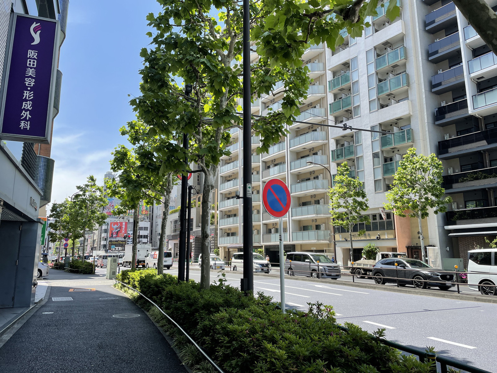 近くの外苑東通り