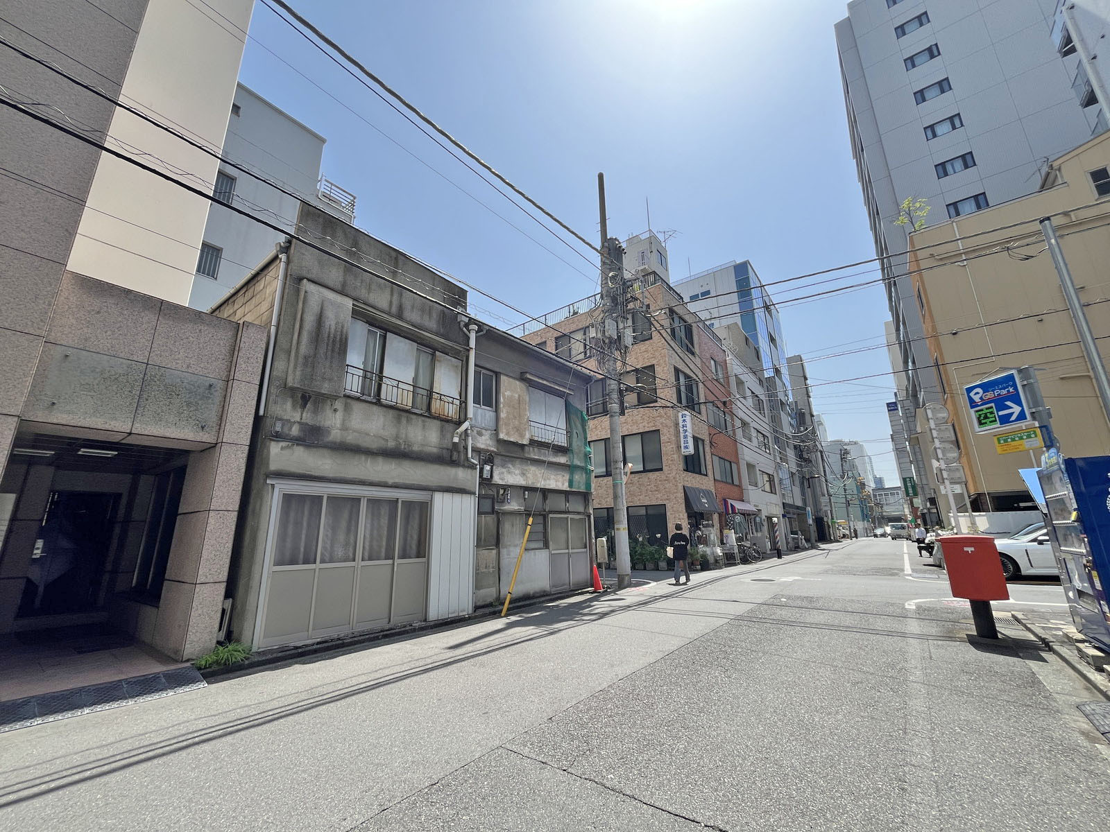 エスポワールビル前面通り