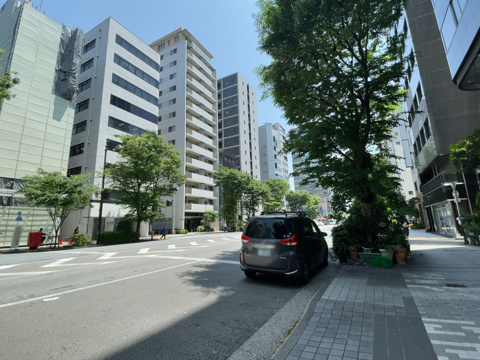 文化エステート浜町ビル前面の通り