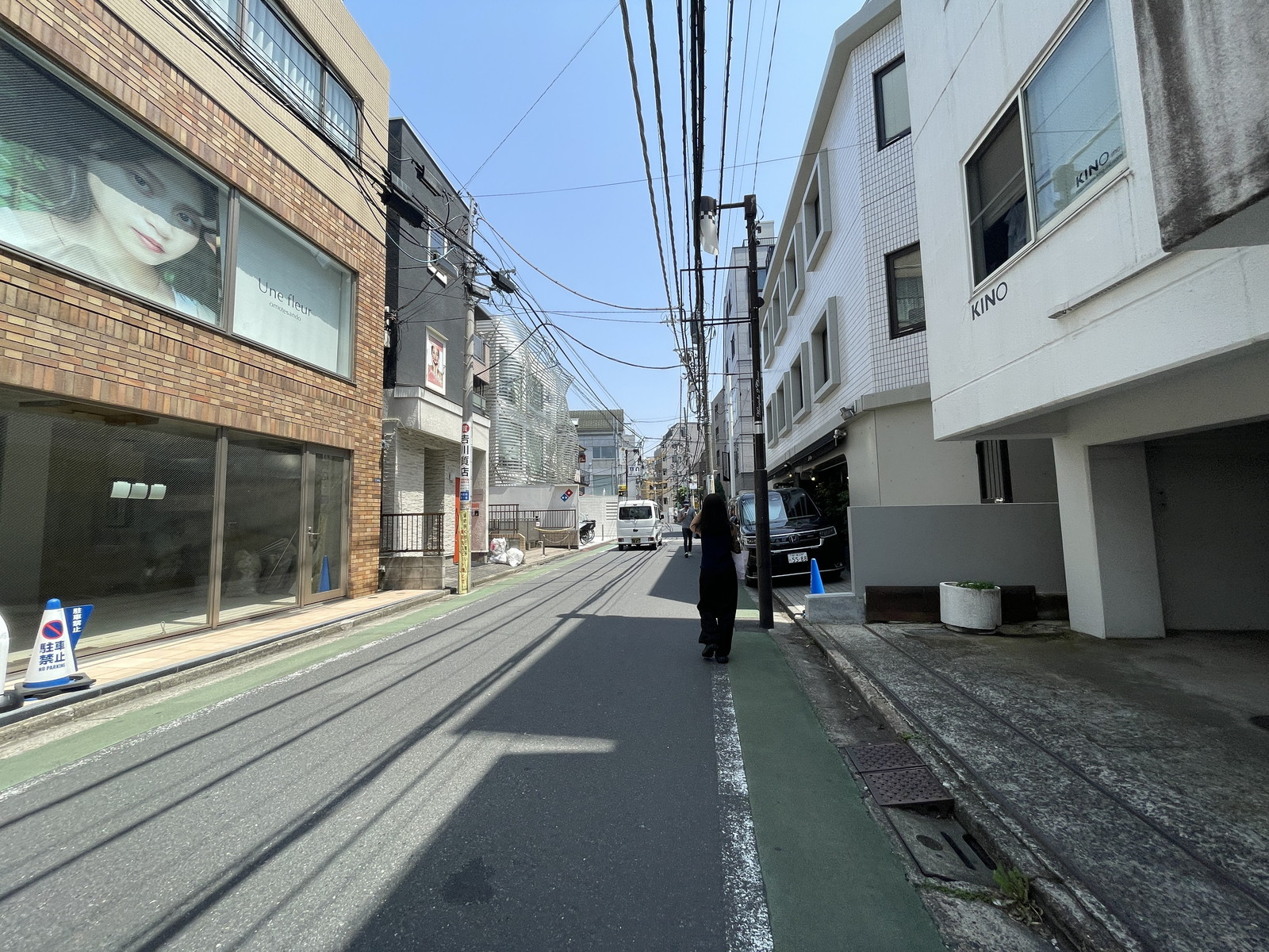 SUN表参道前面の通り