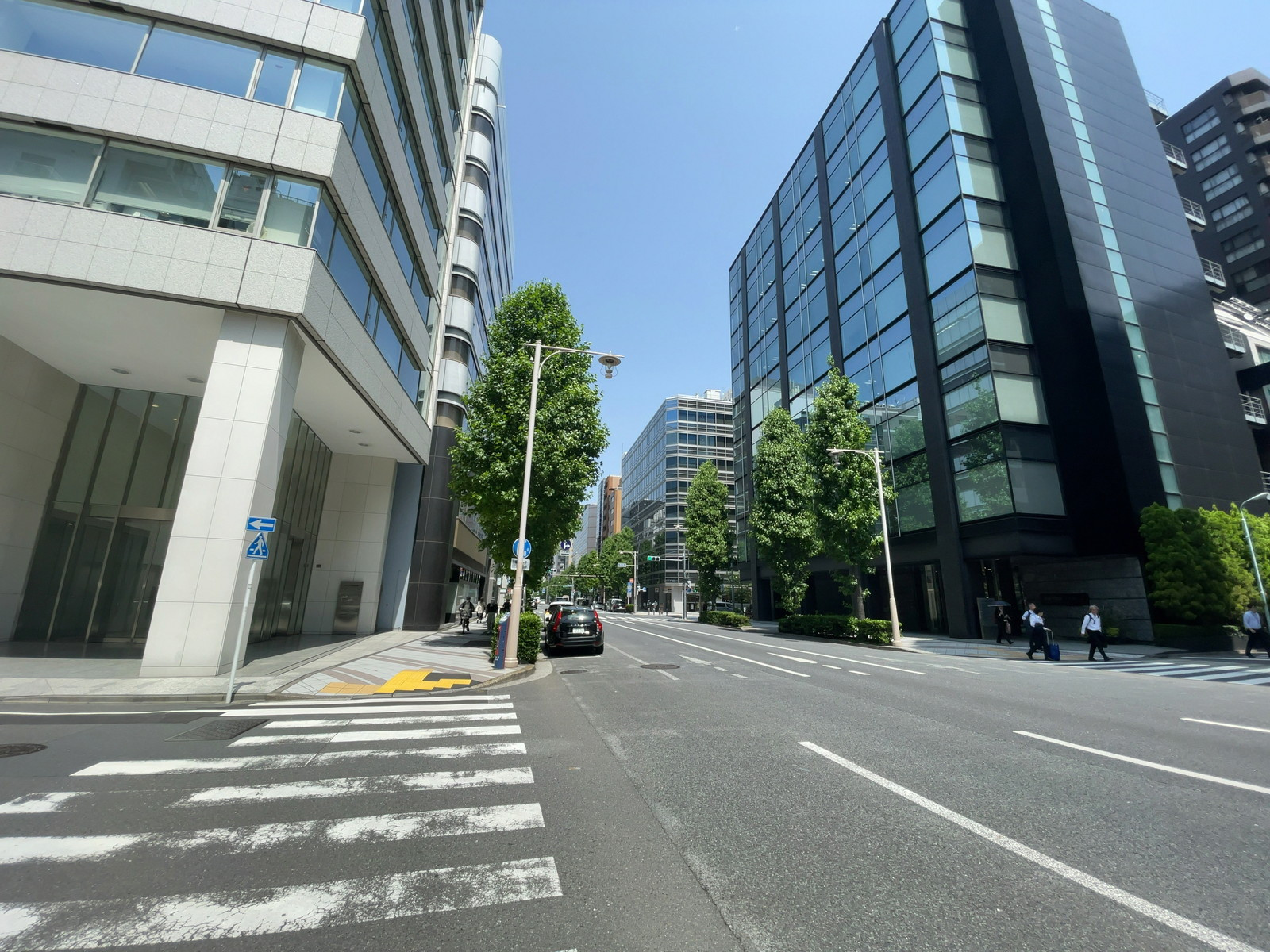 至近の人形町通り