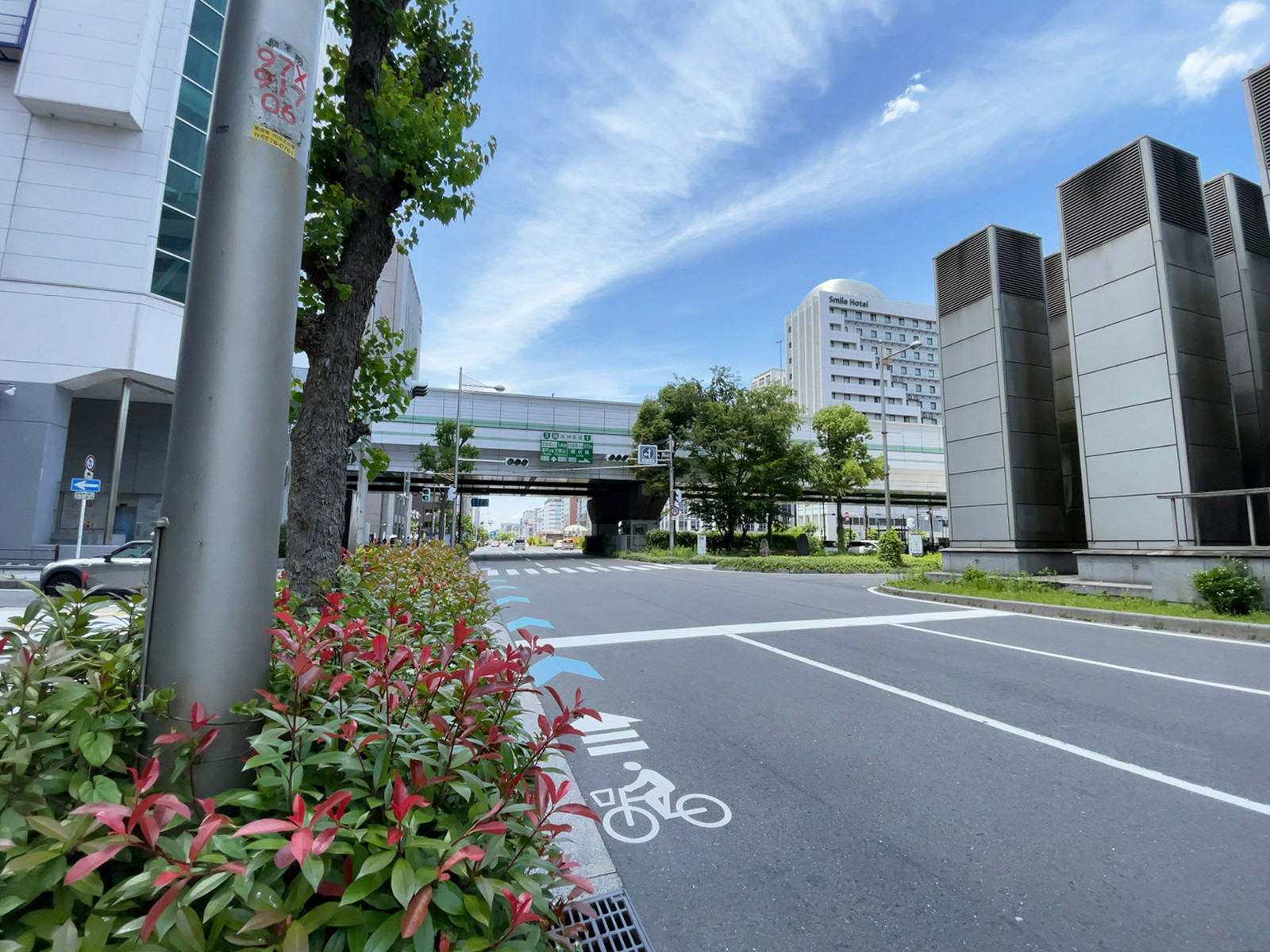 The Place前面の通り