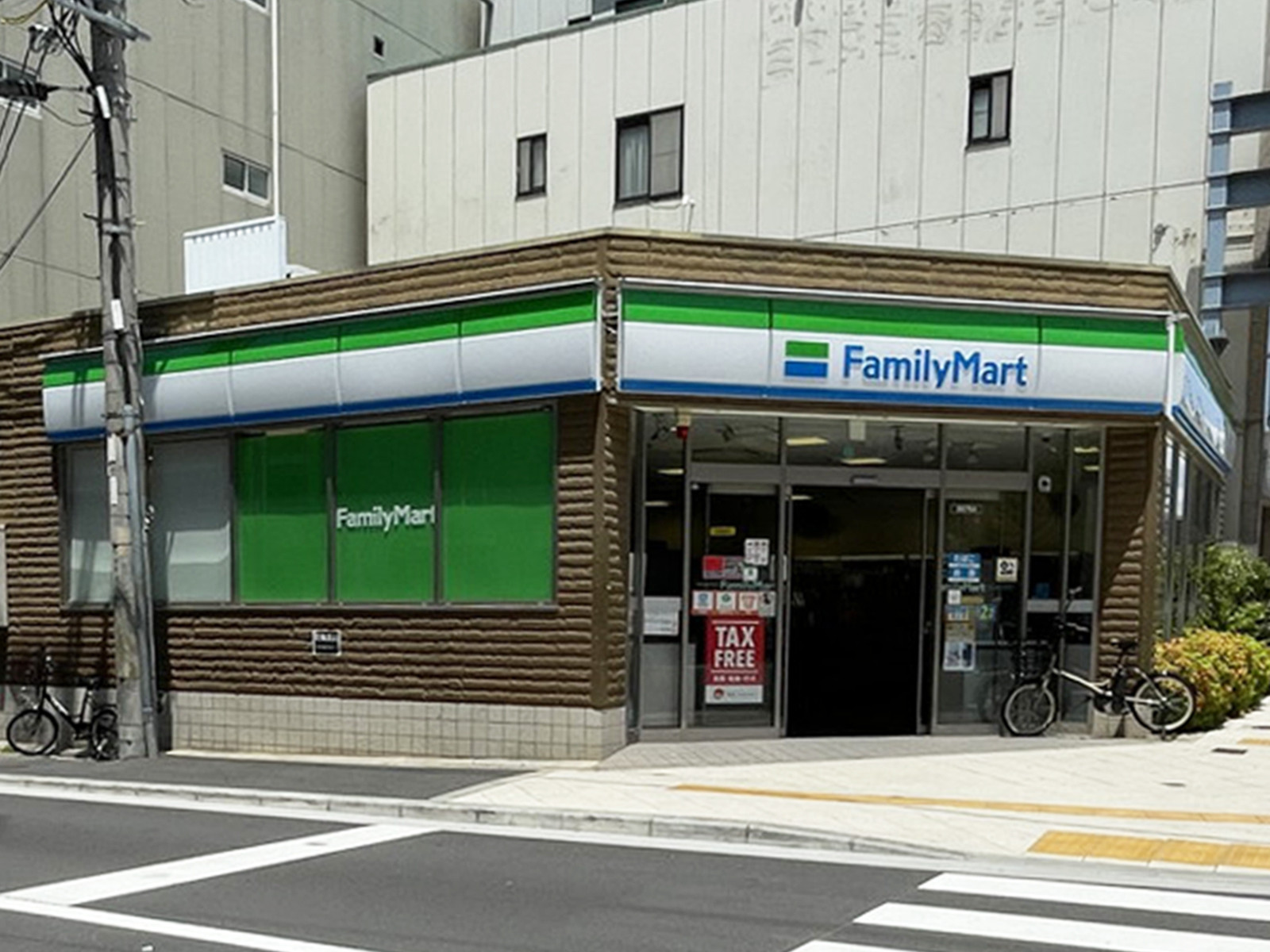至近のファミリーマート 四ツ橋南堀江店