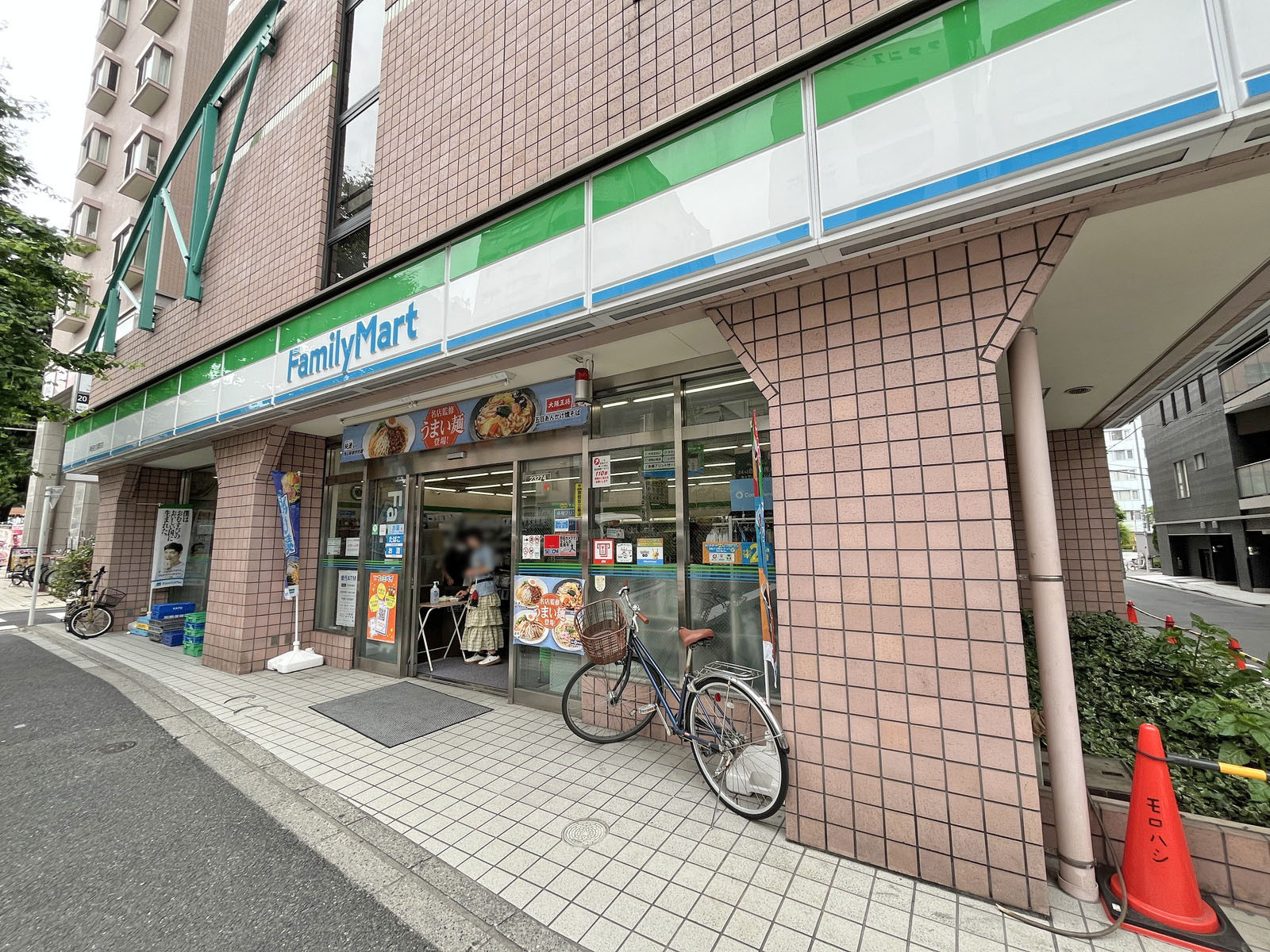 徒歩1分のファミリーマート 神田佐久間町店