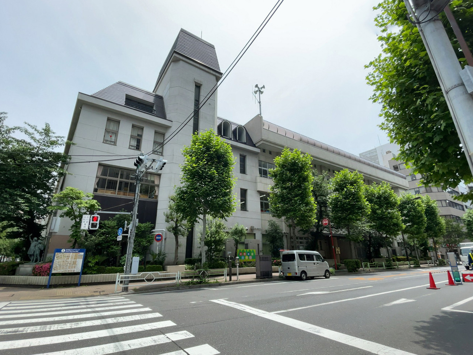 近くの中央区立 京橋朝海幼稚園