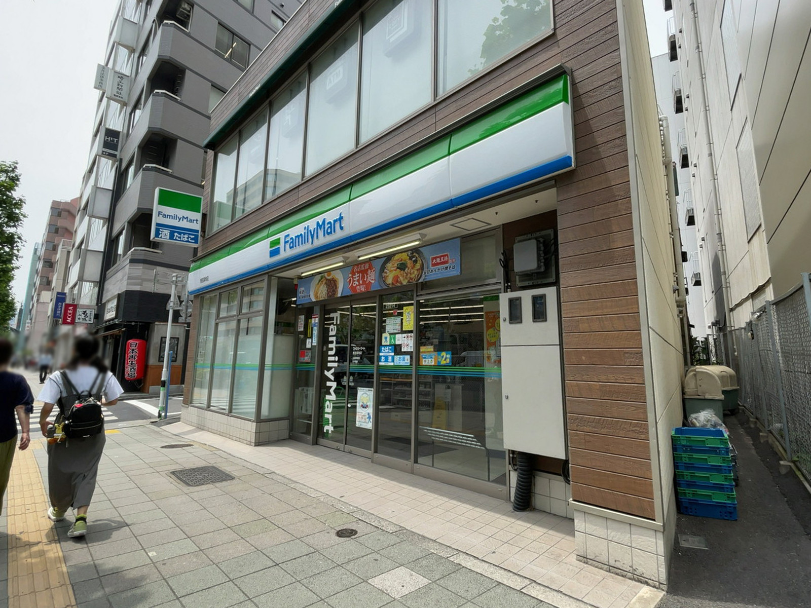 徒歩2分のファミリーマート 泰志築地店