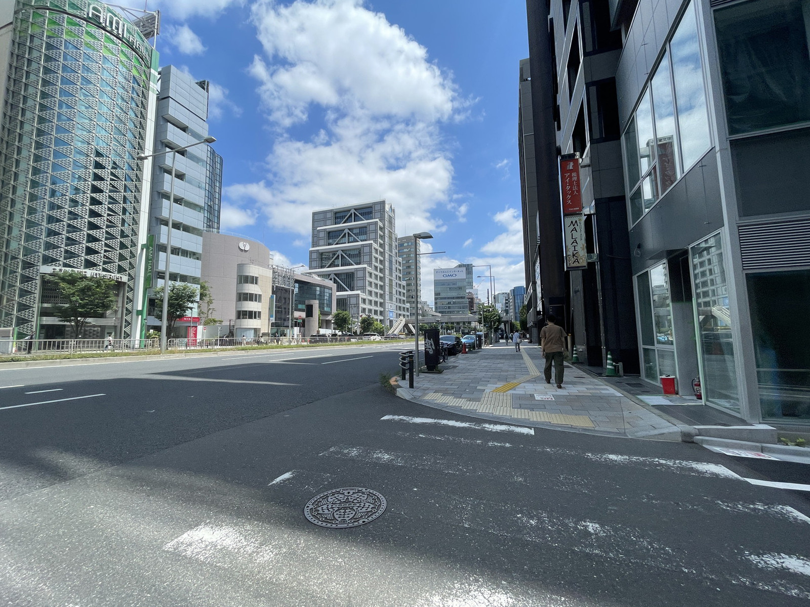 AidiA Shibuya前面の通り
