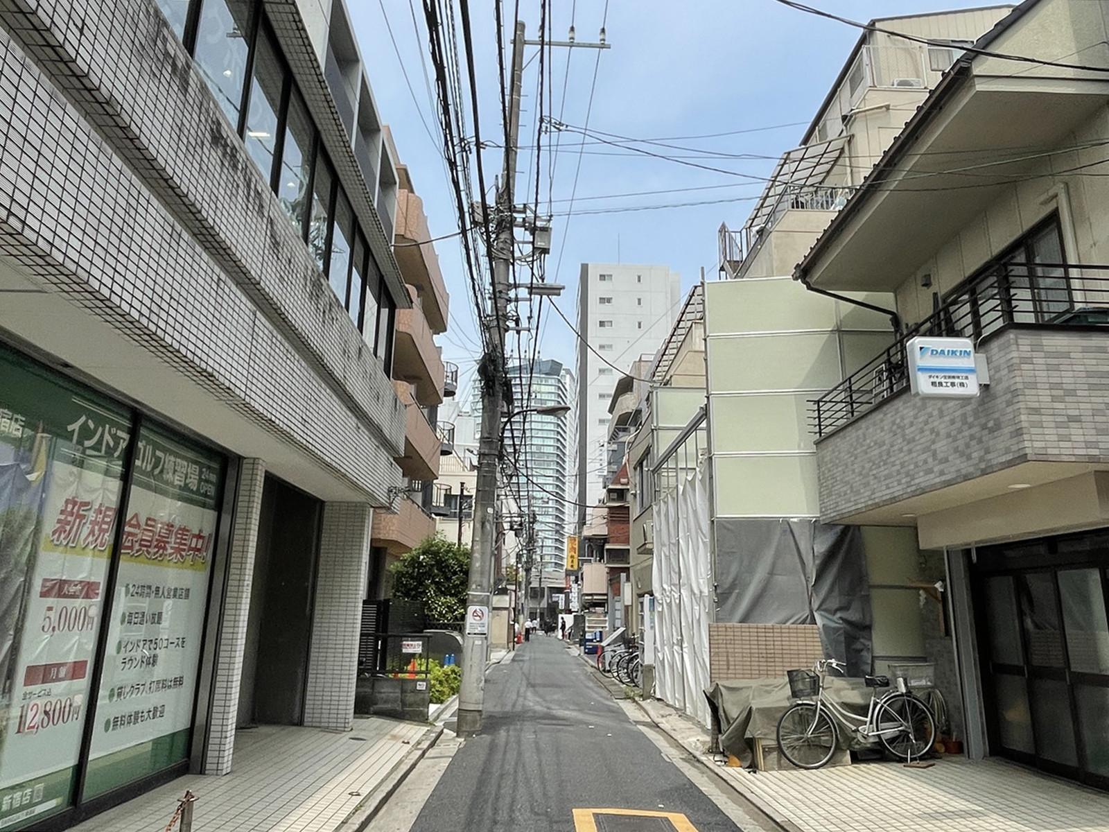 UIビル前面の通り