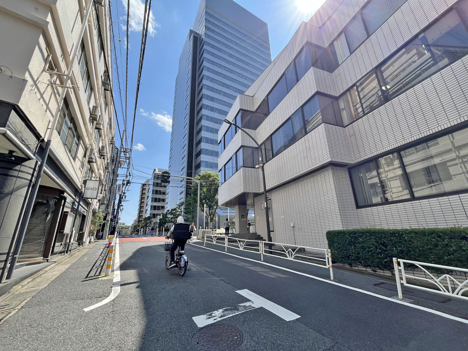 二宮ビル前面通り