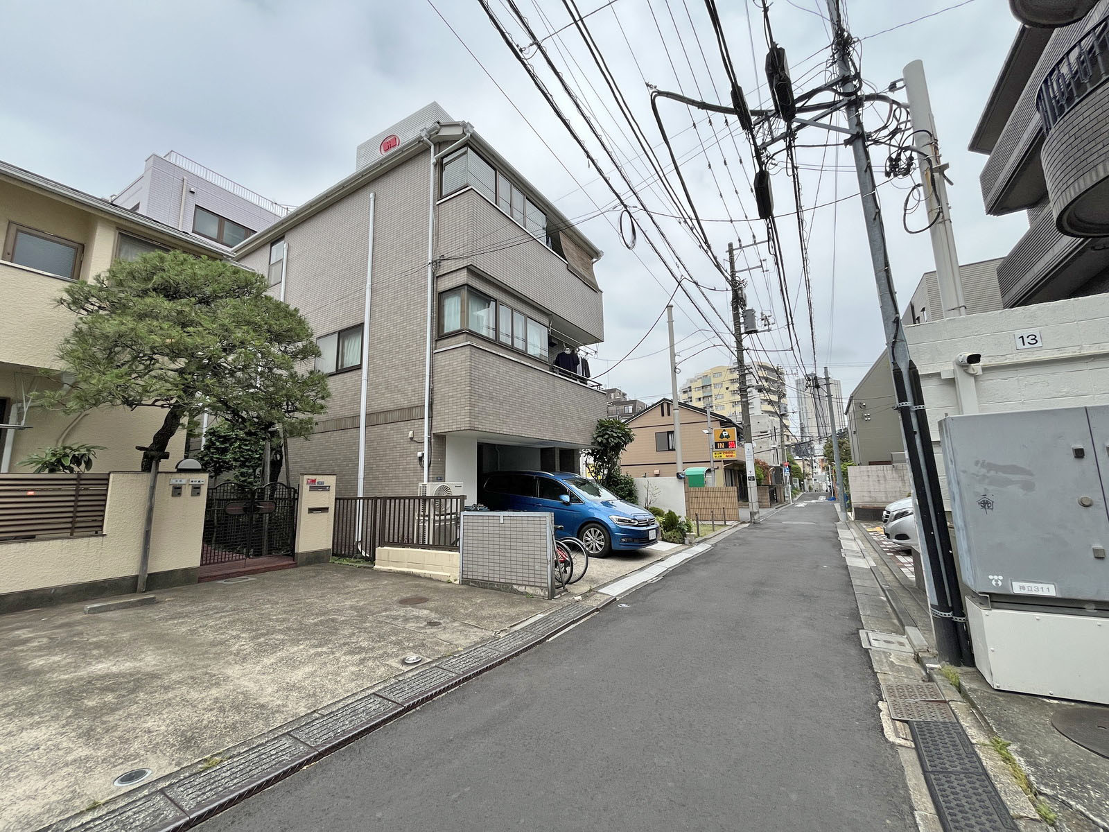 光和パレス前面通り