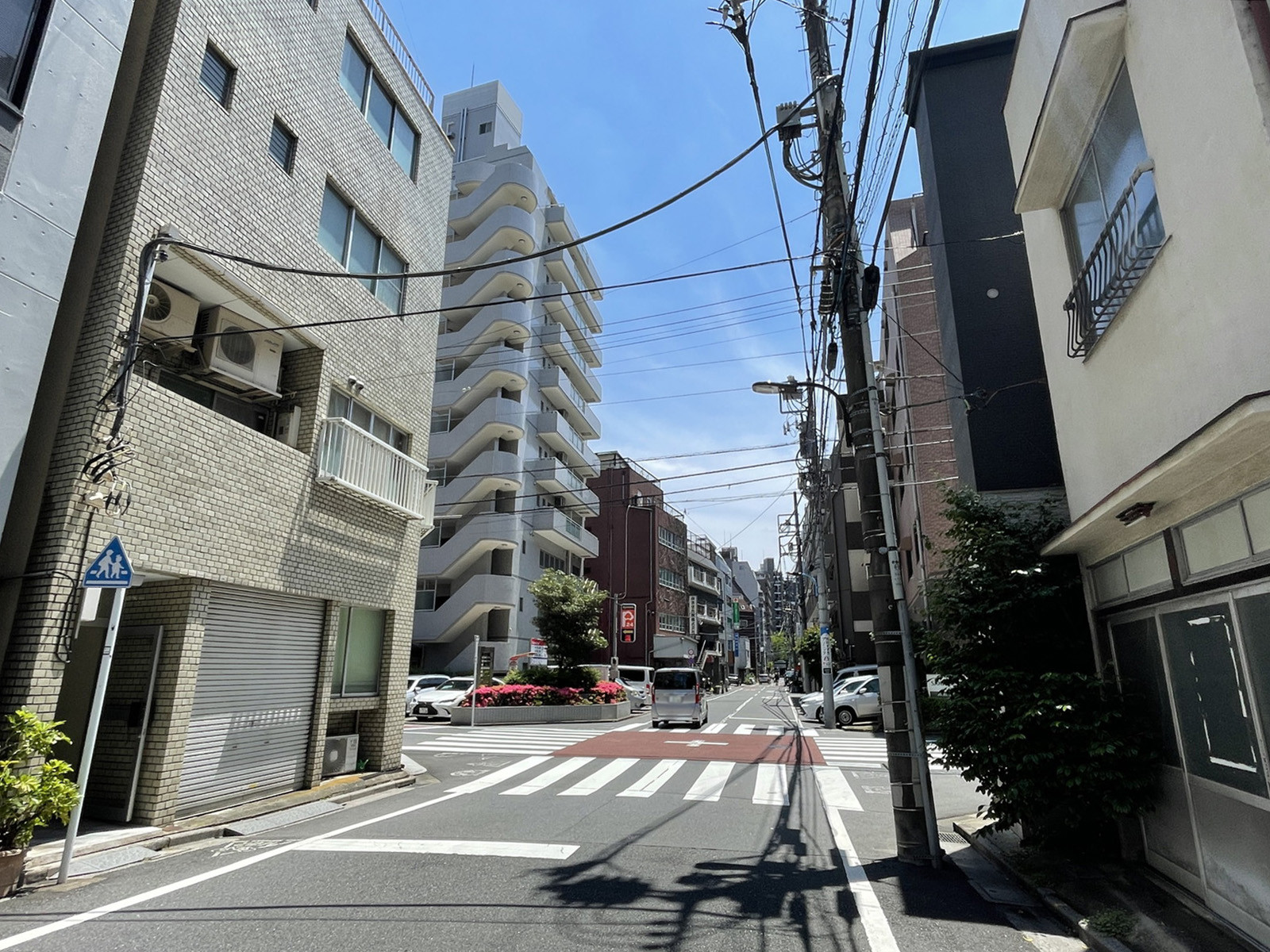 リベラル長島前面の通り