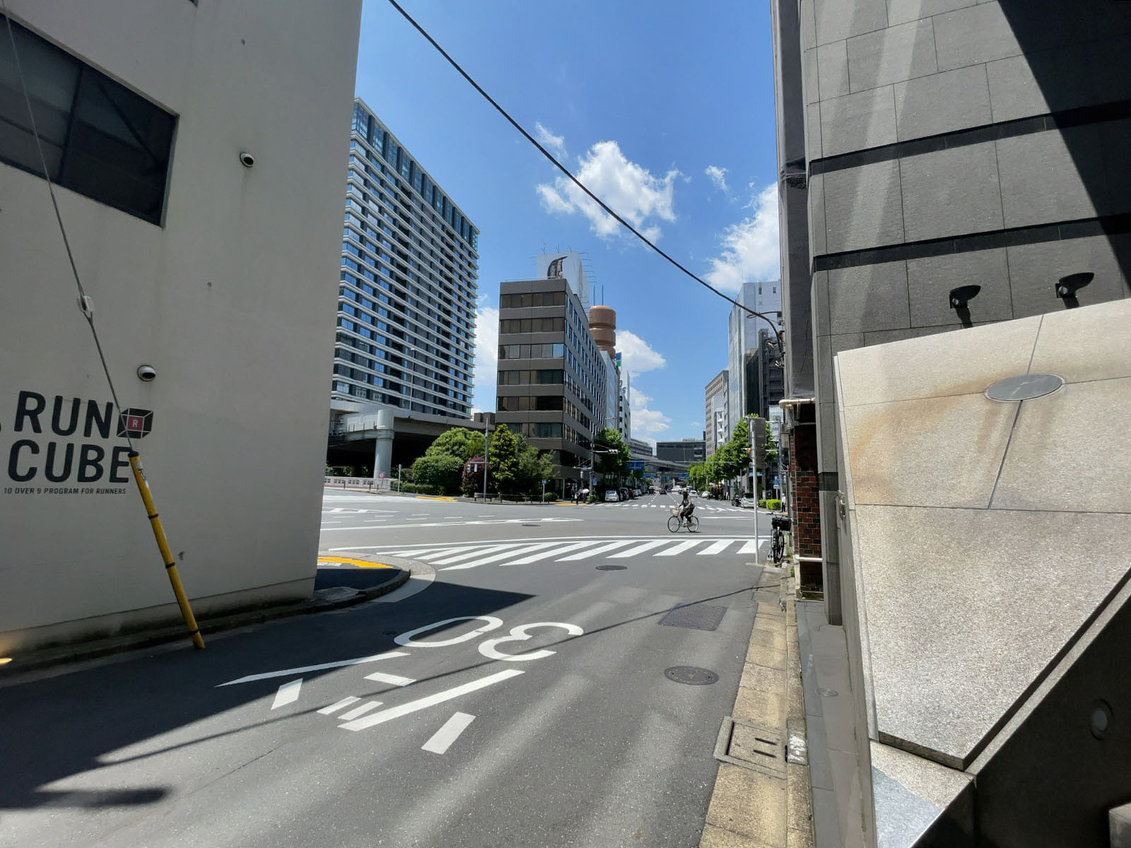 NTF竹橋ビル前面の通り