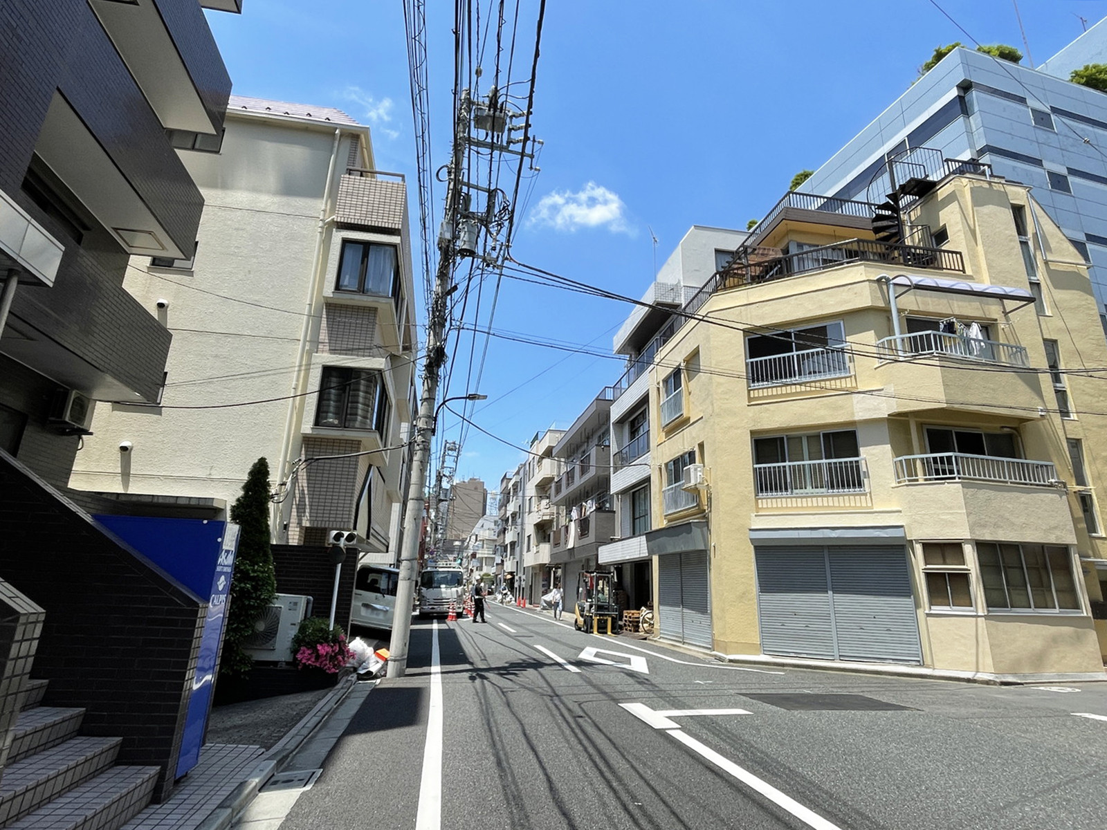 田澤ビル前面の通り