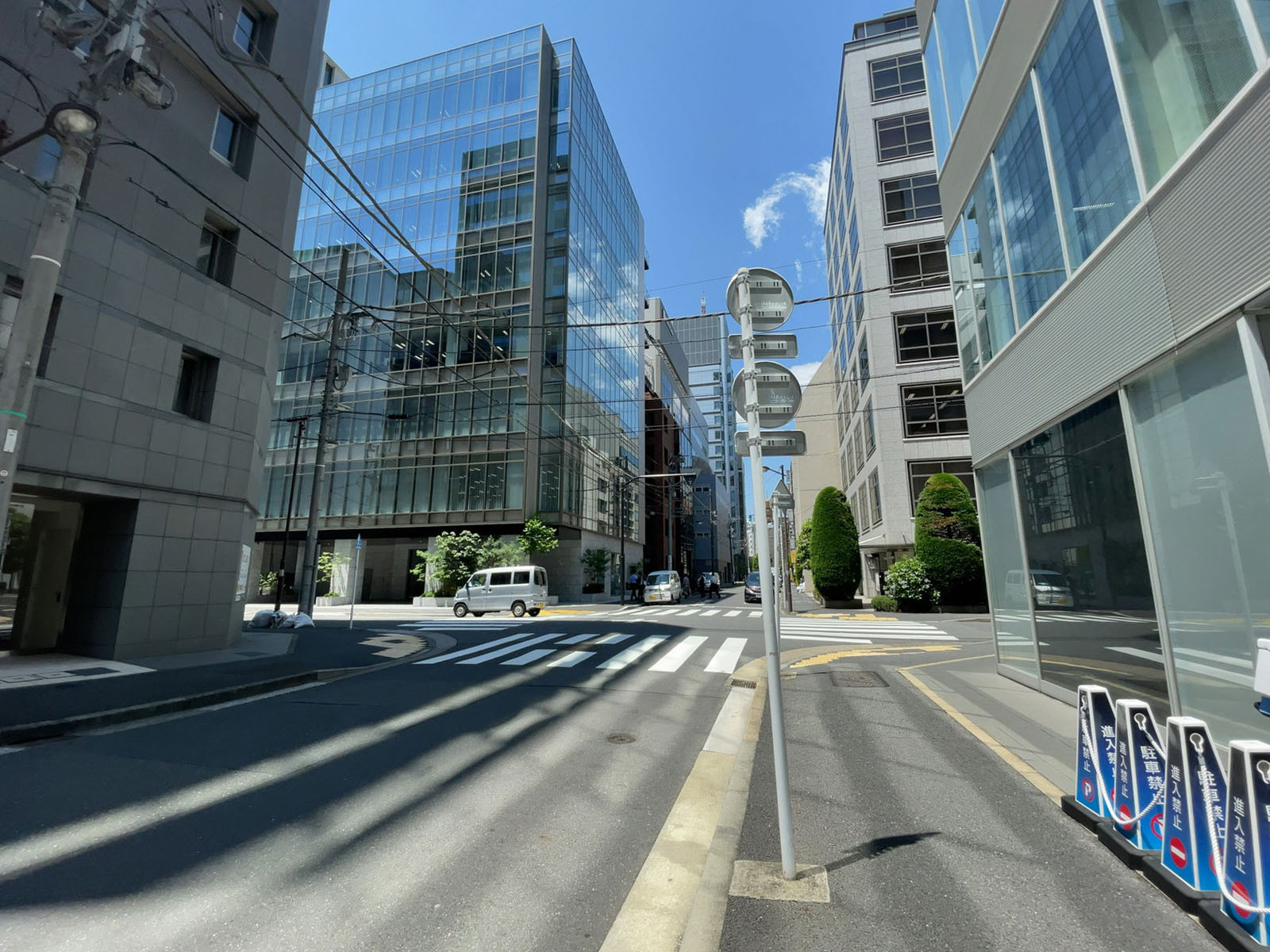 Daiwa神田橋ビル前面の通り