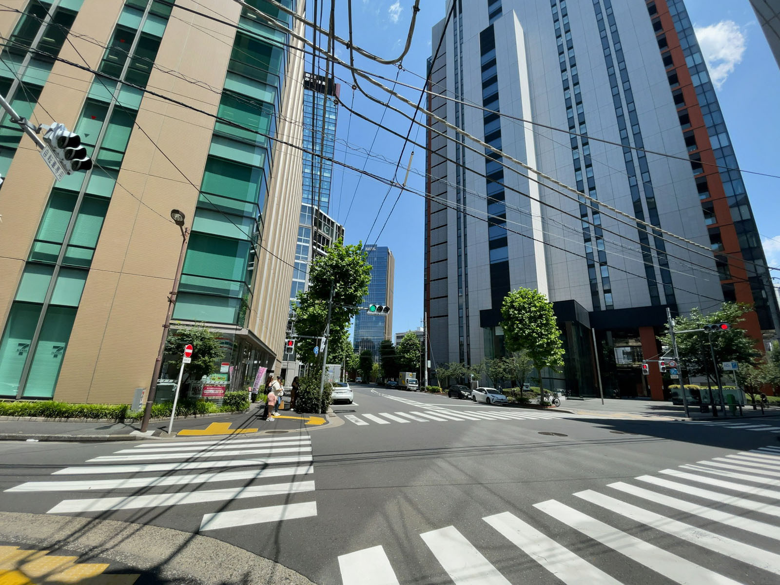 PMO神田万世橋前面の通り