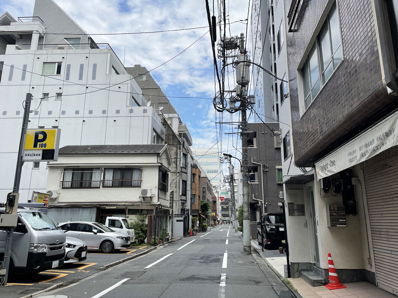 TRUST VALUE 芝大門前面の通り