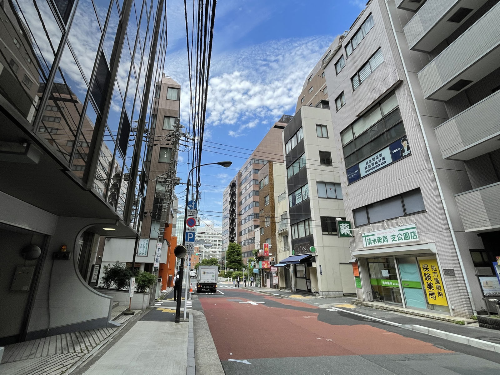 第一大門ビル前面の通り