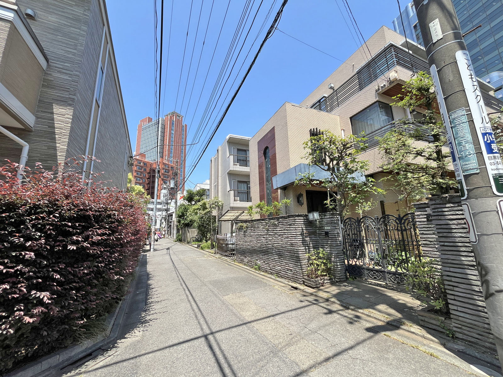 三軒茶屋戸建て前面通り