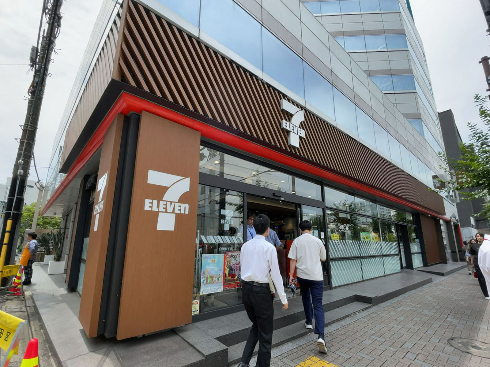 徒歩1分のセブン-イレブン 麹町駅前店