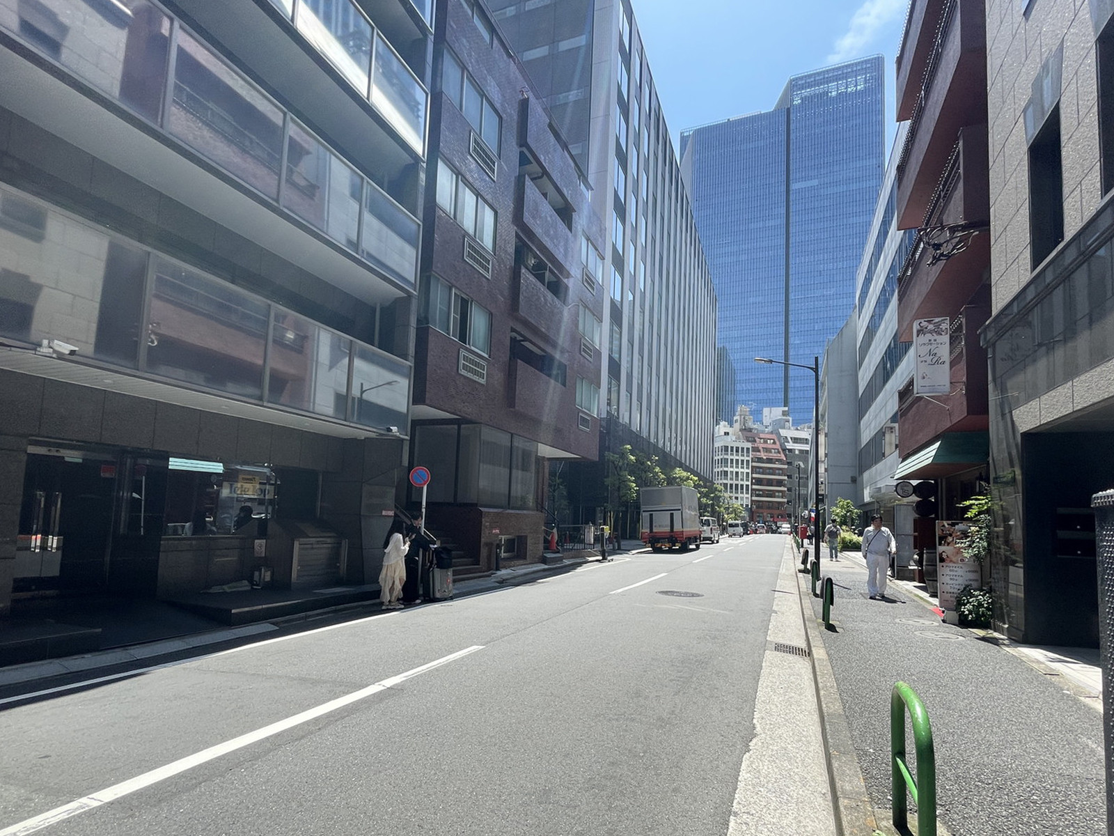 溜池山王葵ビル前面の通り