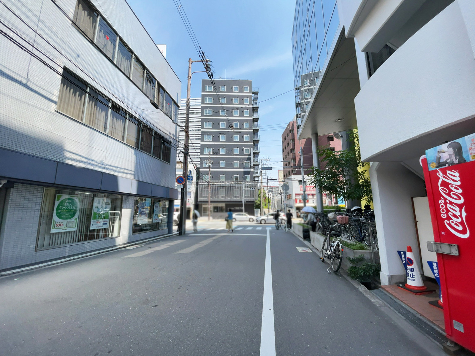 菊本興産ビル前面の通り