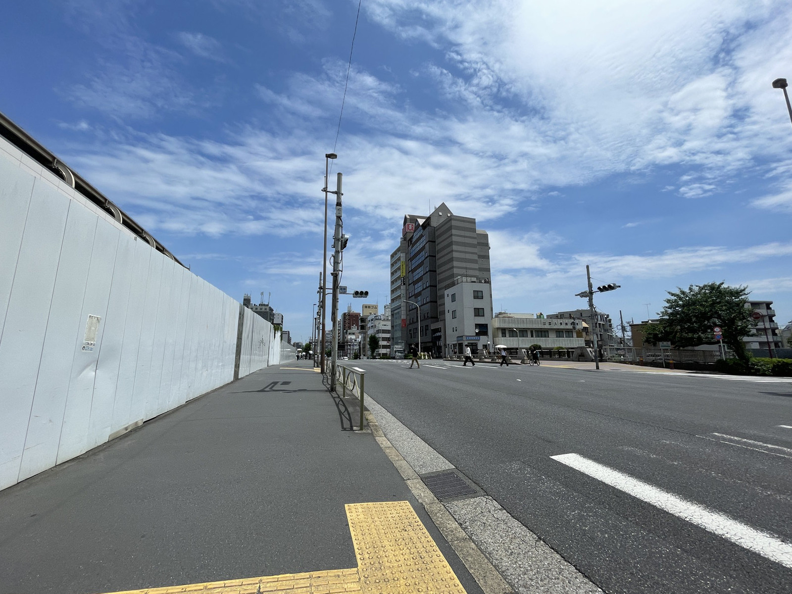 蒲田東日本ビル前面の第一京浜