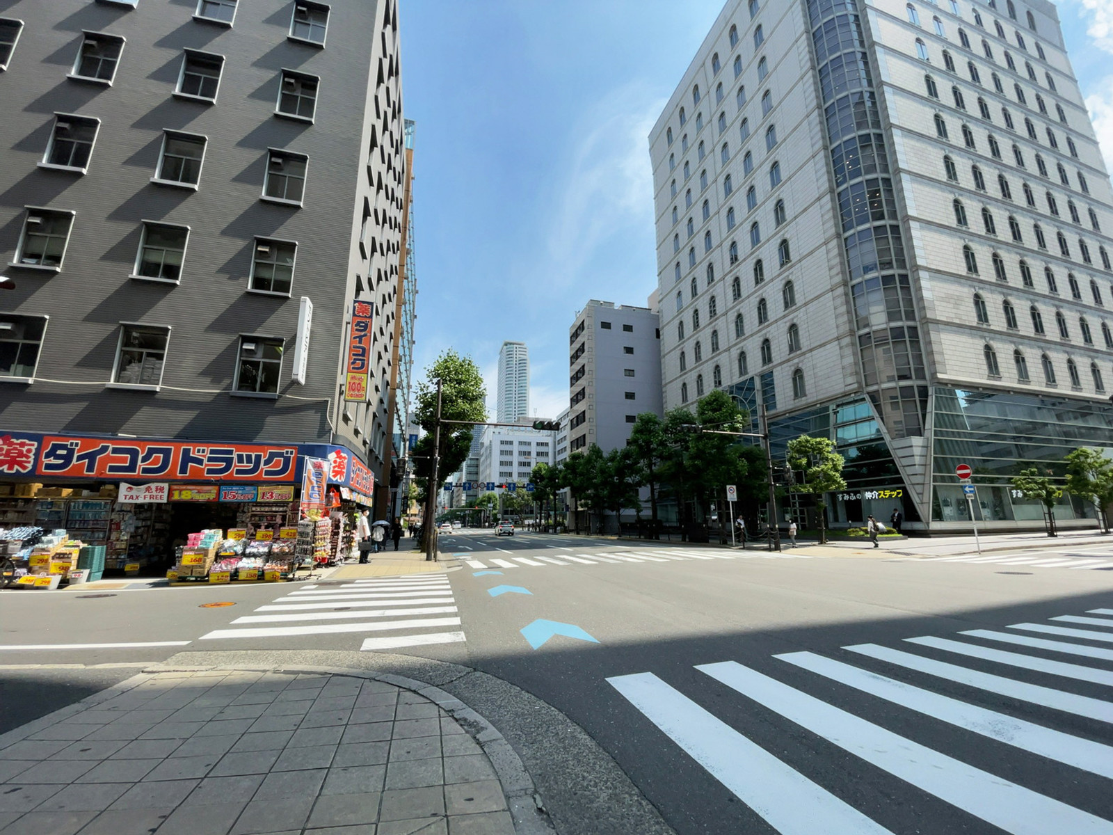 堺筋ビル前面の通り