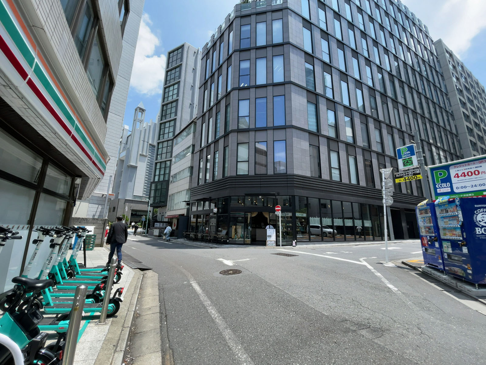 渋谷111ビル前面の通り
