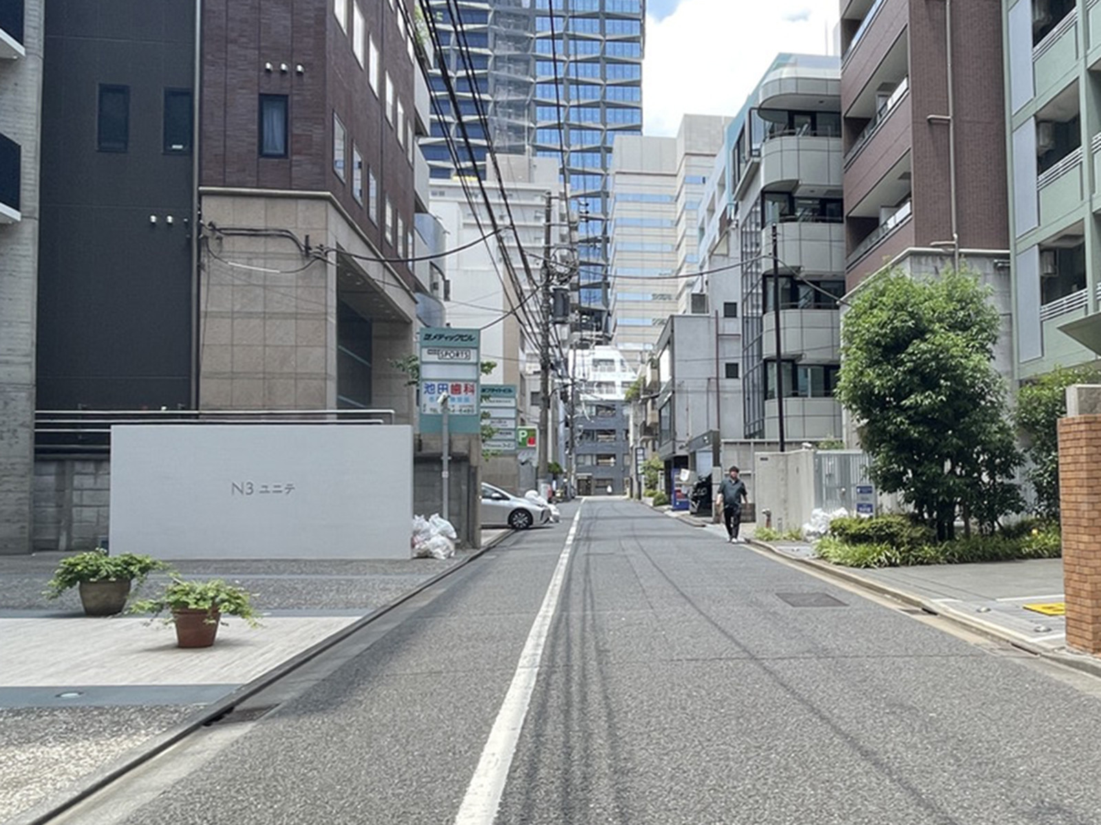 芝メディックビル前面の通り