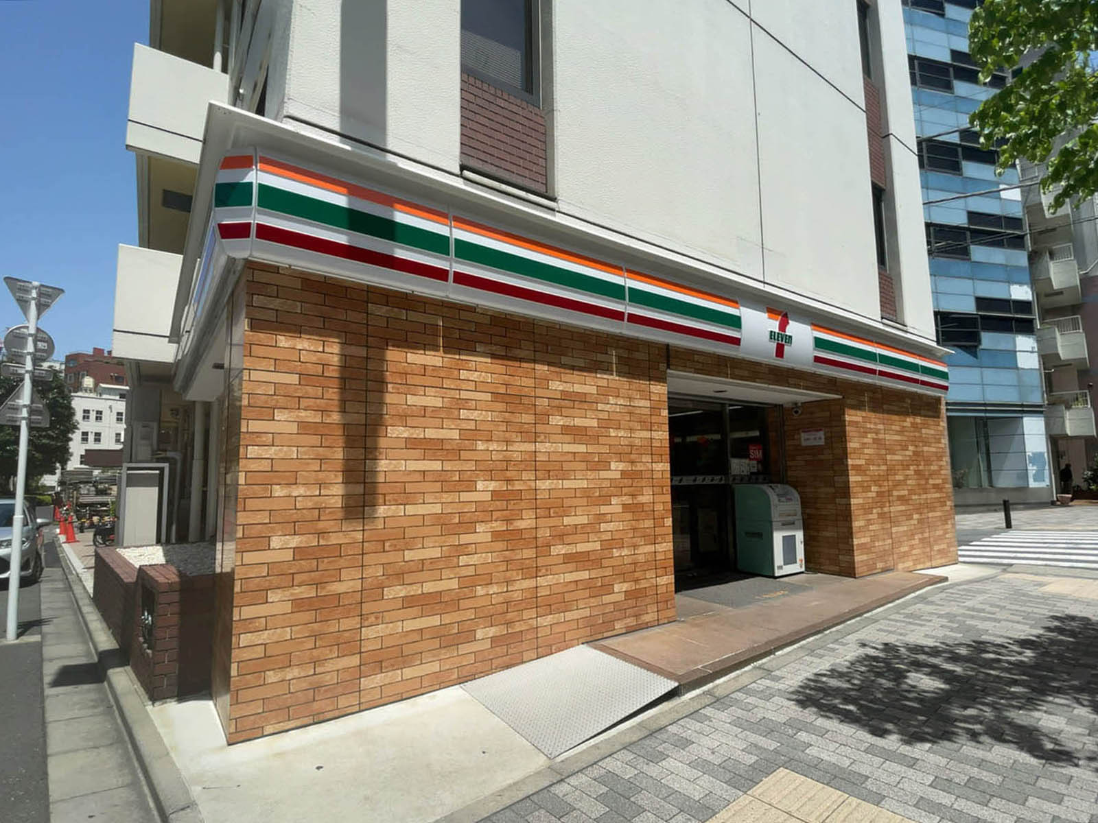 近くのセブン-イレブン 新川1丁目中央店