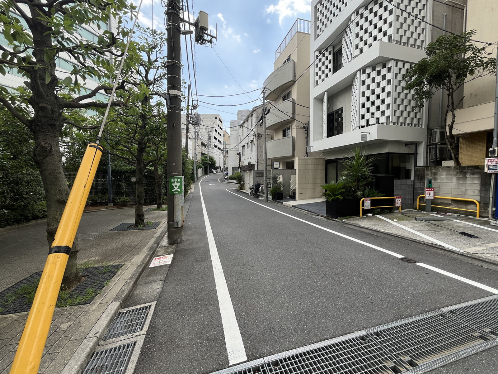 Ebisu MIT Bldg.前面の通り