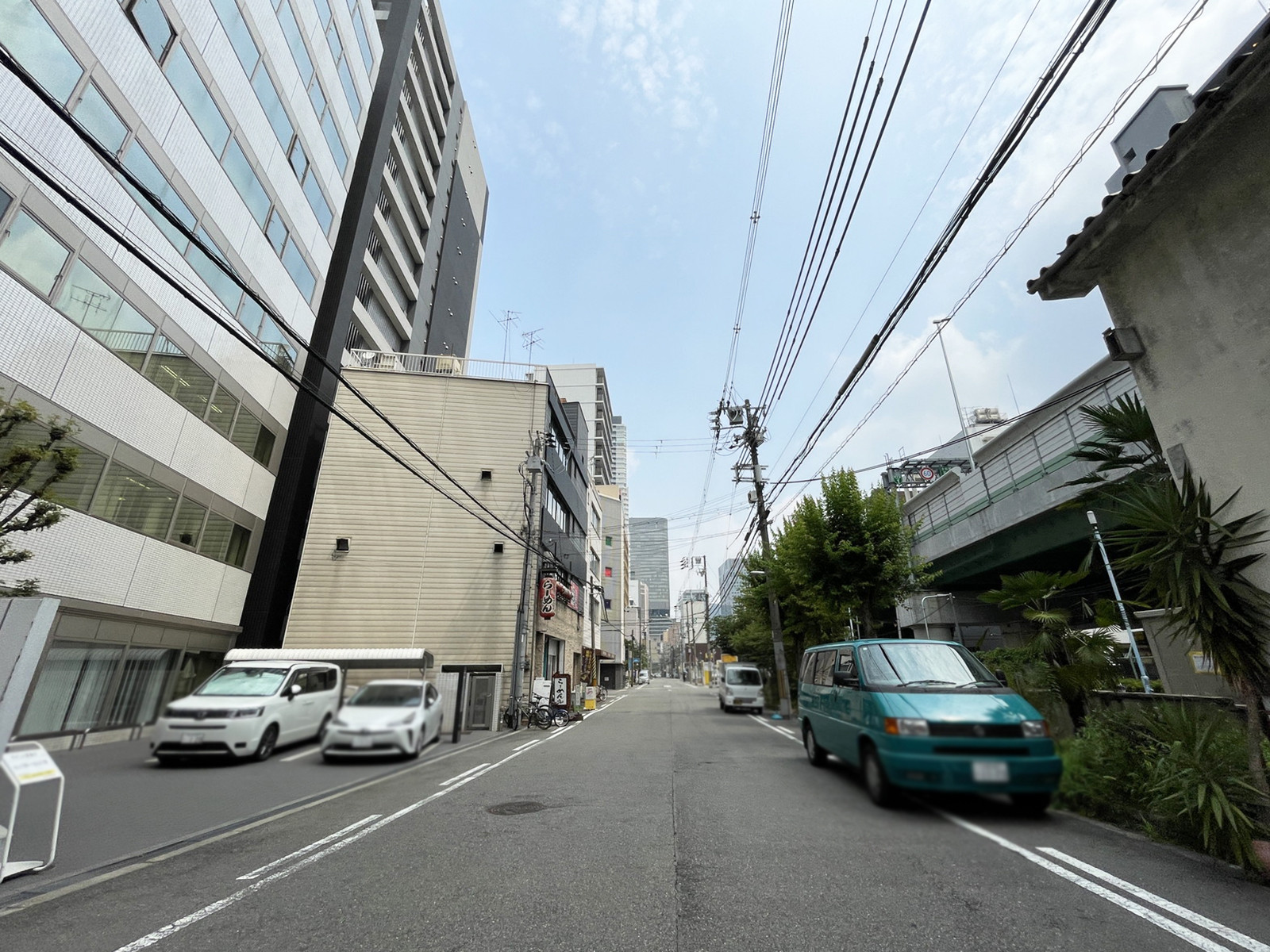 肥後橋パークビル前面の通り